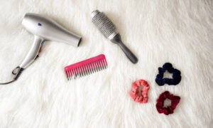 3 Powerful Ways To Stop Hair Loss Naturally