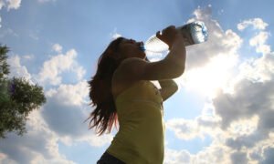 6 Reasons To Drink Warm Water On An Empty Stomach