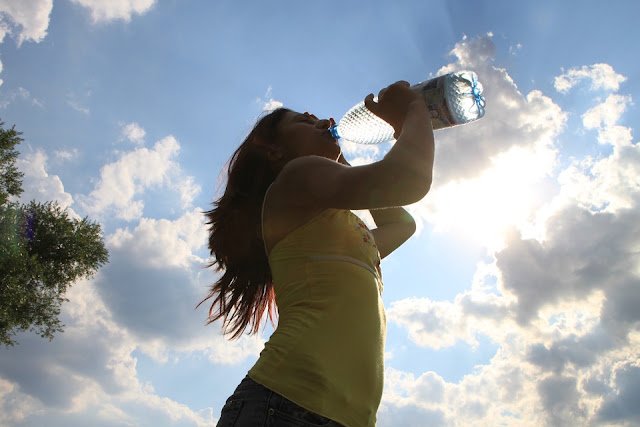 6 Reasons To Drink Warm Water On An Empty Stomach