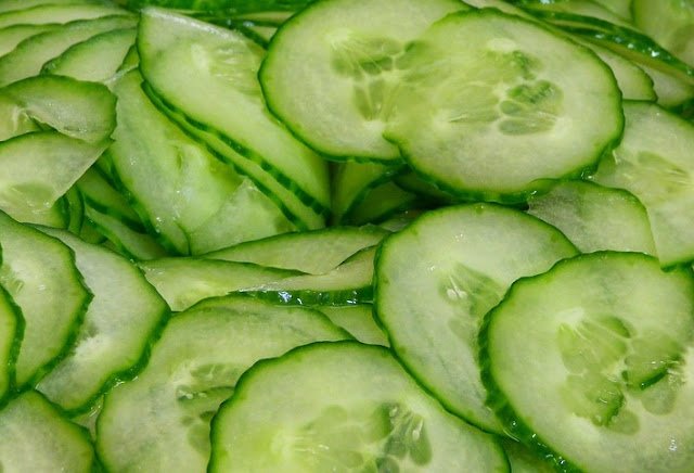 Flat Tummy Water Recipe: Detox Water For Weight Loss