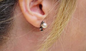 How To Get Water Out Of Your Ears: 10 Easy Ways