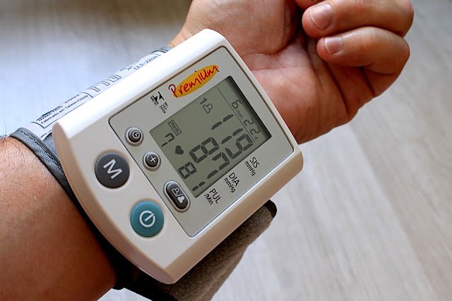 High Blood Pressure (Hypertension) Causes, Precautions and Home Remedies