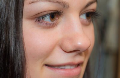 10 Ways to Grow Longer Eyelashes Fast Naturally in 15 Days!