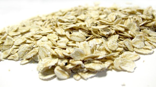 3 Oatmeal Face Masks for Acne Treatment Overnight