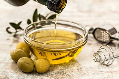 What to Eat For Glowing Skin: 10 Foods For a Better Complexion