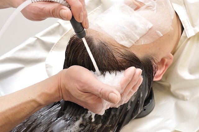 3 Working Ways to Use Onion Juice For Hair Growth: Get Long Hair Fast